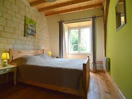 Holiday Home in a Historic Building Near Montreuil