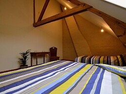 Spacious Holiday Home With Pond in Poperinge