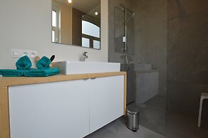 Spacious Holiday Home With Pond in Poperinge
