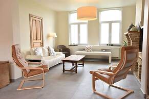 Spacious Holiday Home With Pond in Poperinge