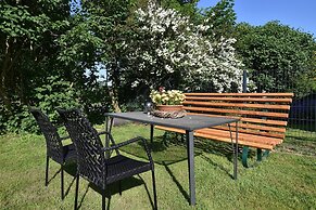 Landhauswohnung in Kroepelin mit Grossem Garten
