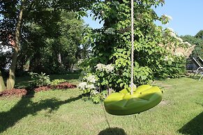 Landhauswohnung in Kroepelin mit Grossem Garten