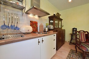 Landhauswohnung in Kroepelin mit Grossem Garten