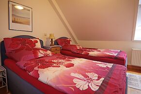 Landhauswohnung in Kroepelin mit Grossem Garten