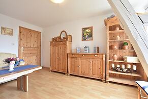 Landhauswohnung in Kroepelin mit Grossem Garten