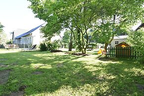 Landhauswohnung in Kroepelin mit Grossem Garten
