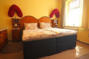 Landhauswohnung in Kroepelin mit Grossem Garten