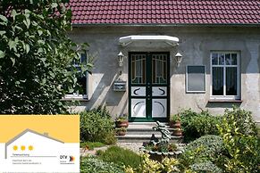 Landhauswohnung in Kroepelin mit Grossem Garten