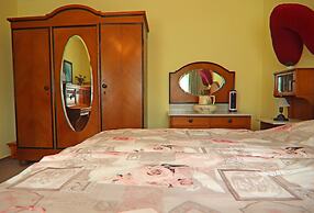 Landhauswohnung in Kroepelin mit Grossem Garten