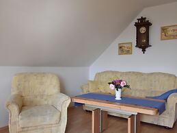 Landhauswohnung in Kroepelin mit Grossem Garten