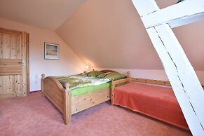 Landhauswohnung in Kroepelin mit Grossem Garten