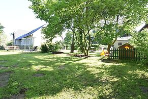 Landhauswohnung in Kroepelin mit Grossem Garten