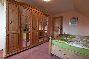 Landhauswohnung in Kroepelin mit Grossem Garten