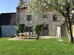 Attractive Holiday Home in Gerin Near Centre