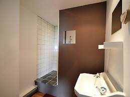 Attractive Holiday Home in Gerin Near Centre