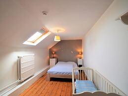 Attractive Holiday Home in Gerin Near Centre