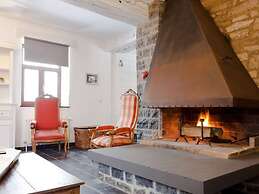 Attractive Holiday Home in Gerin Near Centre