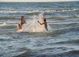 Lake-view Apartment in Klein Pravtshagen With Garden