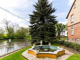 Lake-view Apartment in Klein Pravtshagen With Garden