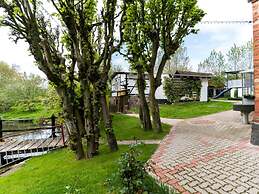 Lake-view Apartment in Klein Pravtshagen With Garden