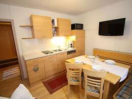 Cozy Apartment in Niedernsill Near Lake