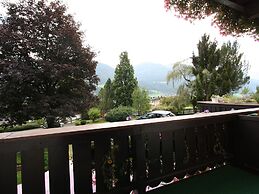 Cozy Apartment in Niedernsill Near Lake