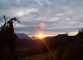 Cozy Apartment in Niedernsill Near Lake