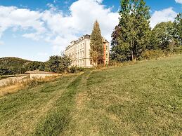 Alluring Villa in Grunhainichen-borstendorf With Garden
