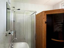 House With Sauna, Outdoor spa and Pedal Boat in Vlagtwedde