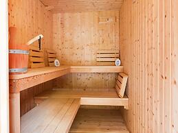 House With Sauna, Outdoor spa and Pedal Boat in Vlagtwedde