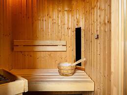 House With Sauna, Outdoor spa and Pedal Boat in Vlagtwedde