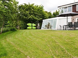 House With Sauna, Outdoor spa and Pedal Boat in Vlagtwedde