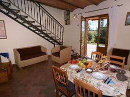 Lovely Farmhouse in Tuscany With Panoramic View