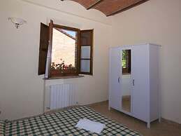 Lovely Farmhouse in Tuscany With Panoramic View