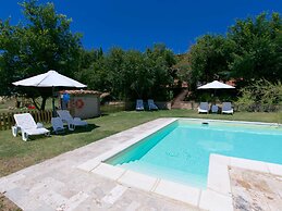 Lovely Farmhouse in Tuscany With Panoramic View