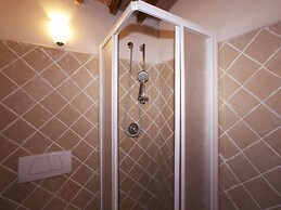 Lovely Farmhouse in Tuscany With Panoramic View