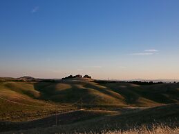 Lovely Farmhouse in Tuscany With Panoramic View