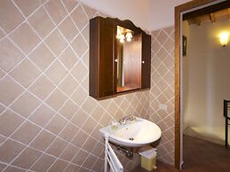 Lovely Farmhouse in Tuscany With Panoramic View