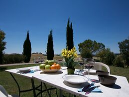 Lovely Farmhouse in Tuscany With Panoramic View