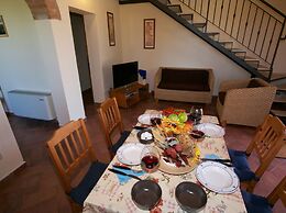 Lovely Farmhouse in Tuscany With Panoramic View