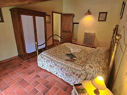 Attractive Apartment in old Farmhouse on the Estate With Pool