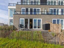 Unique Apartment, Located on the Oosterschelde and Marina of Sint Anna