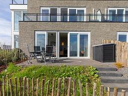 Unique Apartment, Located on the Oosterschelde and Marina of Sint Anna