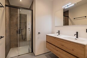 Unique Apartment, Located on the Oosterschelde and Marina of Sint Anna