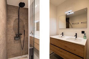 Unique Apartment, Located on the Oosterschelde and Marina of Sint Anna