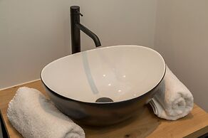 Unique Apartment, Located on the Oosterschelde and Marina of Sint Anna