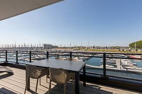 Unique Apartment, Located on the Oosterschelde and Marina of Sint Anna