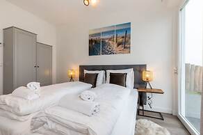 Unique Apartment, Located on the Oosterschelde and Marina of Sint Anna