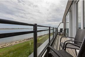 Unique Apartment, Located on the Oosterschelde and Marina of Sint Anna