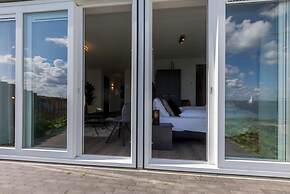 Unique Apartment, Located on the Oosterschelde and Marina of Sint Anna